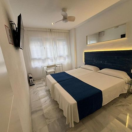 Apartamentos Turisticos Imar Кадис Екстериор снимка