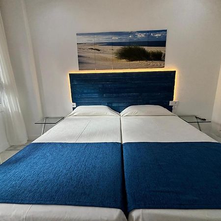 Apartamentos Turisticos Imar Кадис Екстериор снимка
