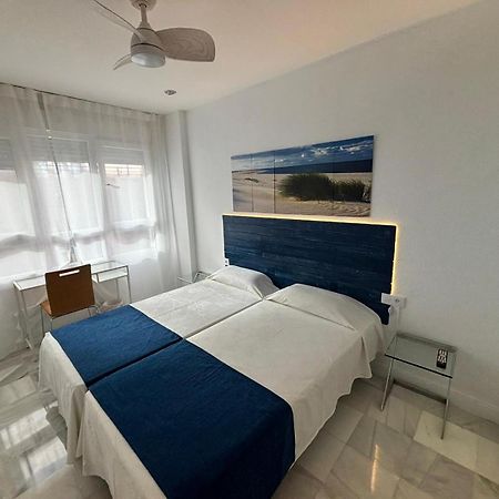 Apartamentos Turisticos Imar Кадис Екстериор снимка