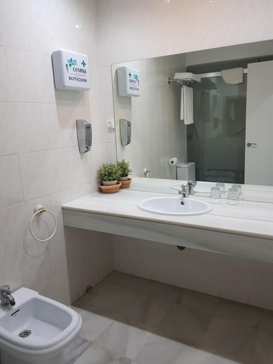 Apartamentos Turisticos Imar Кадис Екстериор снимка