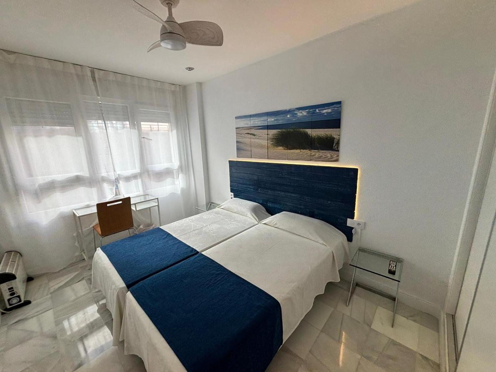 Apartamentos Turisticos Imar Кадис Екстериор снимка